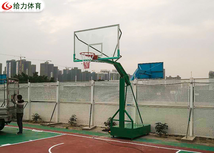 移動籃球架