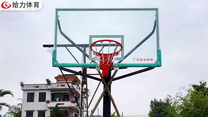 室外籃球架一個多少錢